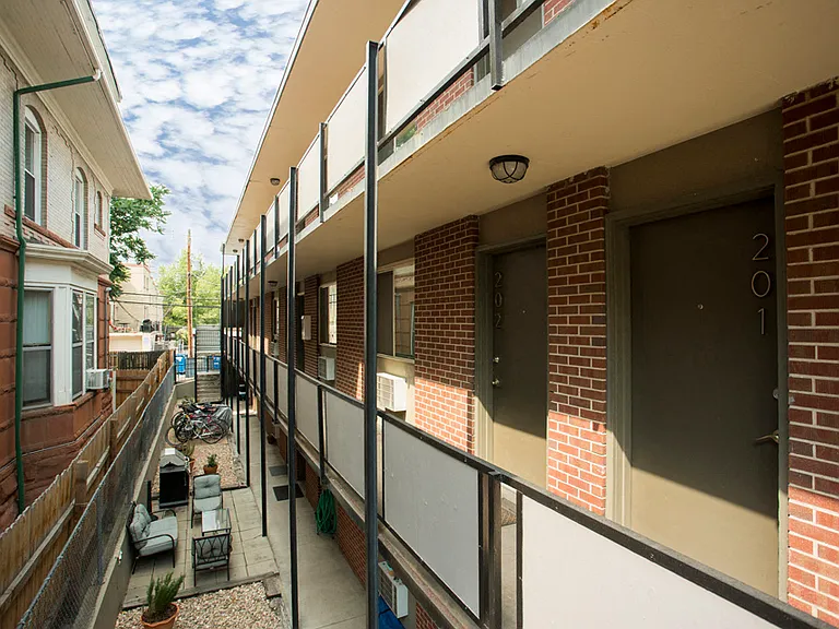 Congress Park Terrace — Photo 8