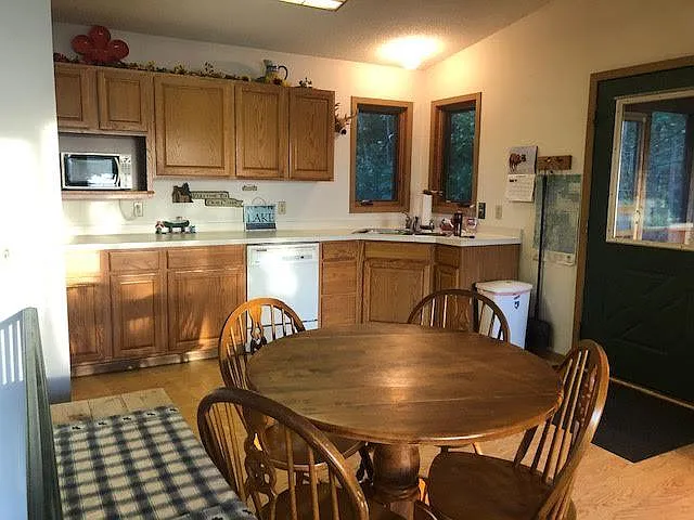 3703 Lindseth Dr NE — Photo 5