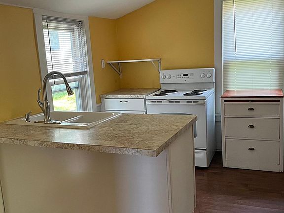 4th image of 755 West Ave