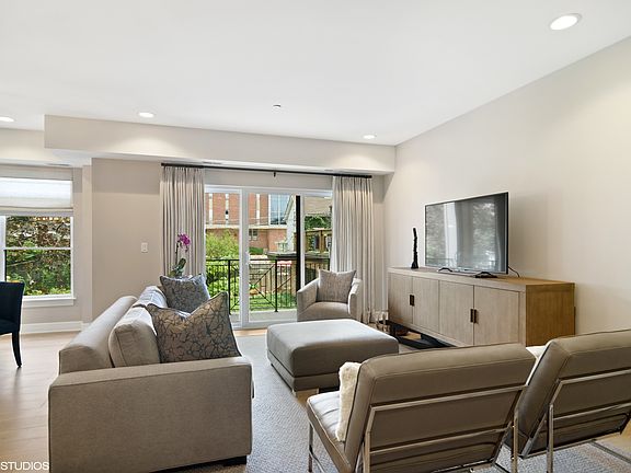 4th image of 815 Laurel Ave #202