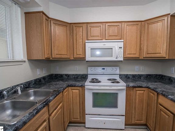 5th image of 1407 Northlake Dr