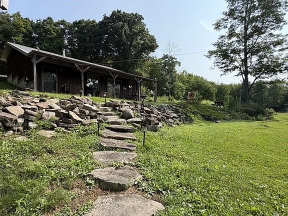 3rd image of 7196 Cloverleaf Rd