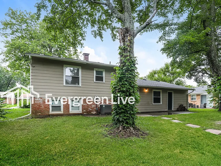 8540 Sunlight Dr — Photo 14