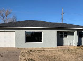 104 W Tierra Blanca Rd, Clovis, NM 88101