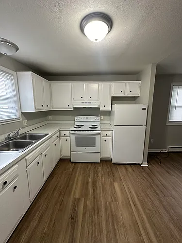 451 Main St #4 Photo 1