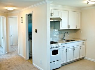 74 Brown Pl #2, Lindenhurst, NY 11757