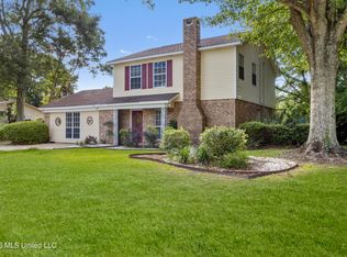 1509 Willowbend Dr, Gautier, MS 39553