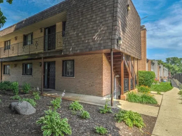 520 E Main St E APT 1C, Barrington, IL 60010