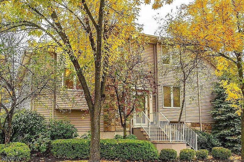 1st image of 91 Clarken Dr