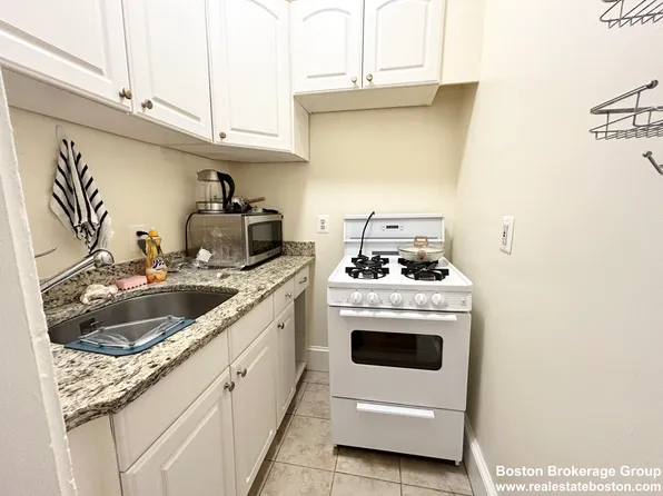 39 Hemenway St, Boston, MA