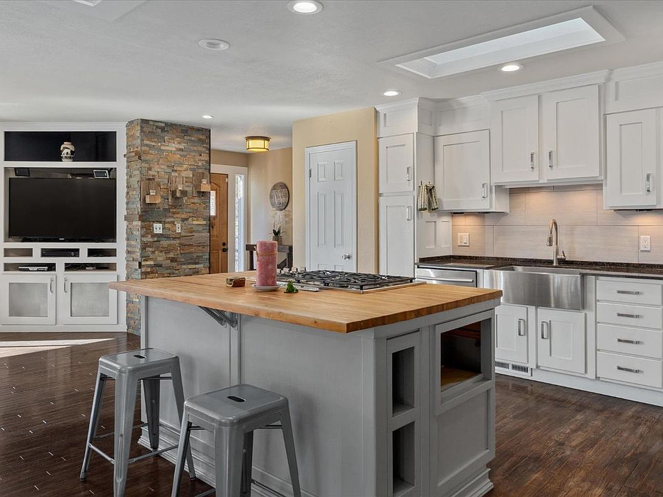 1st image of 5863 Silver Saddle Dr