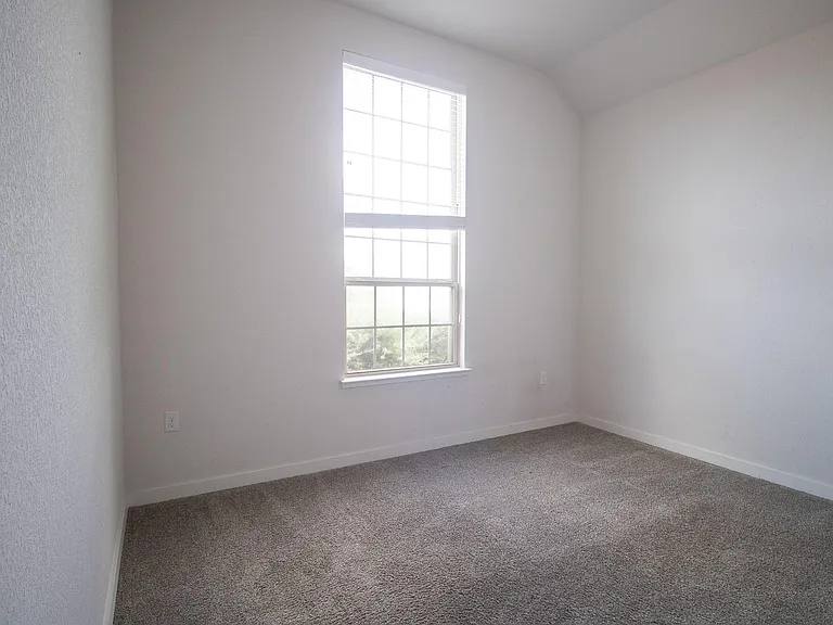 11417 American Mustang Loop — Photo 10