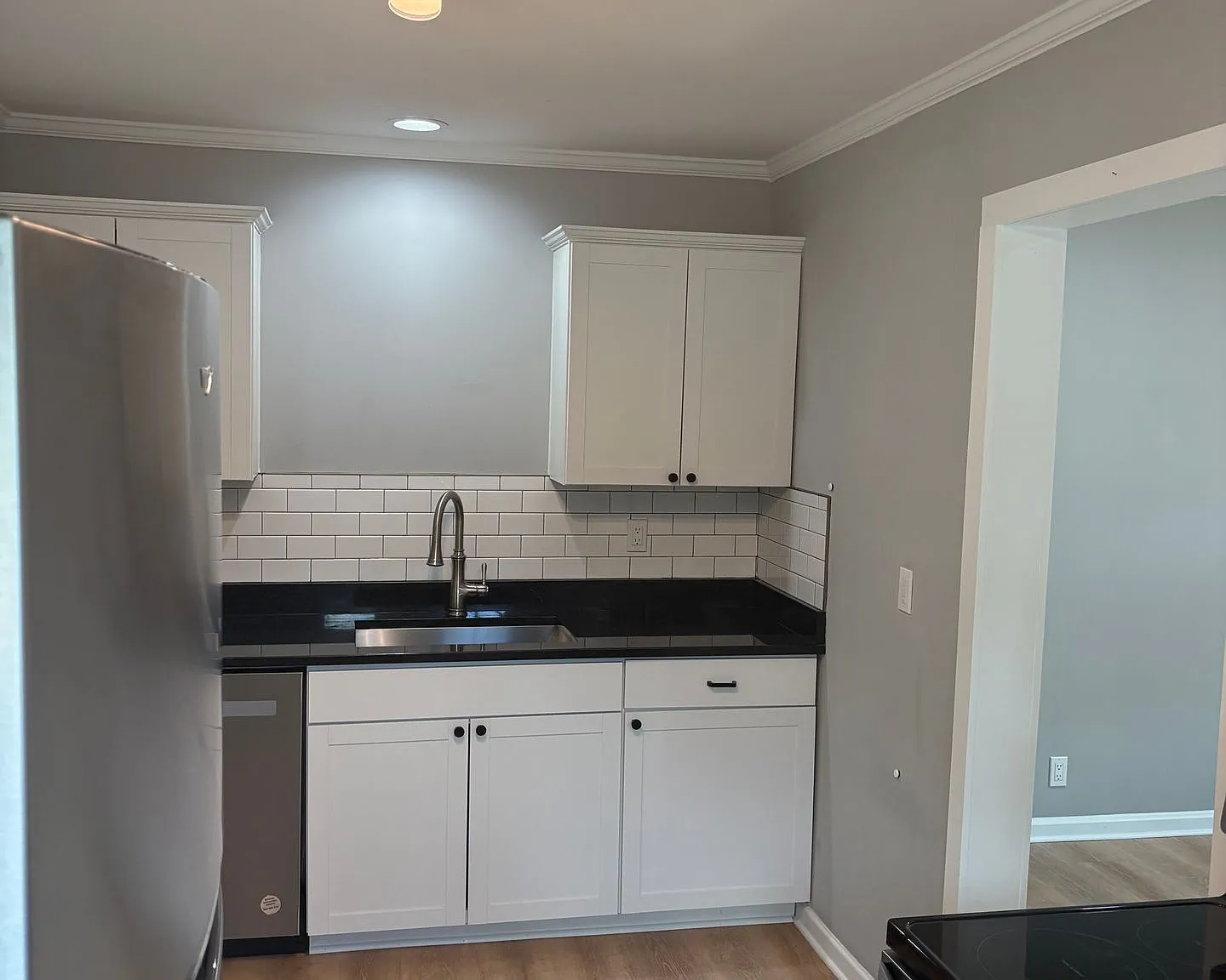123/125 Sequoia Drive — Photo 1