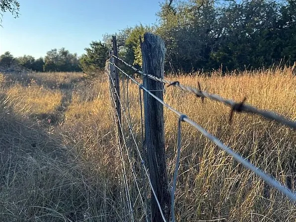 837 Brooklyn Dr NW, Mountain Home, TX 78058