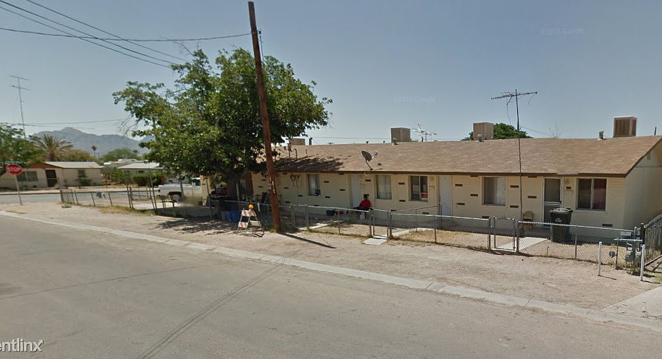 2nd image of 812 N Myers Blvd
