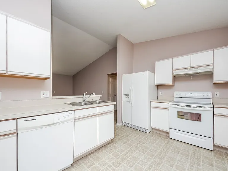 155 Pompei Dr — Photo 4