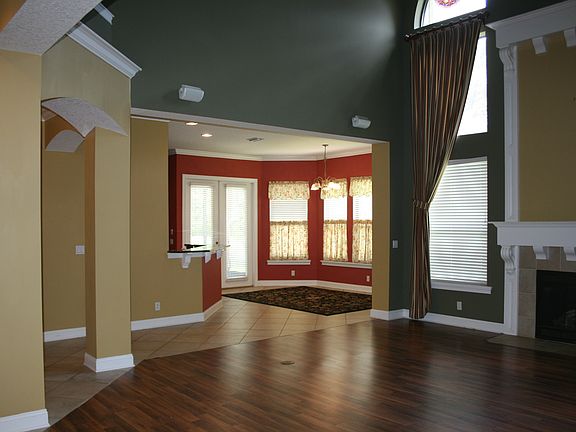 5th image of 131313 Highland Glen Way E