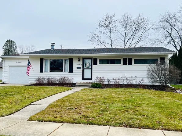 1091 Westview Dr, Rochelle, IL 61068