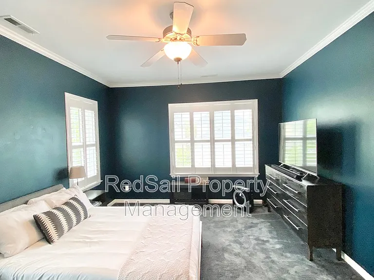 216 S 2nd St — Photo 17