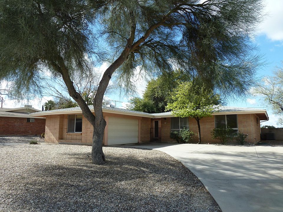 1st image of 740 S Santa Ana Dr