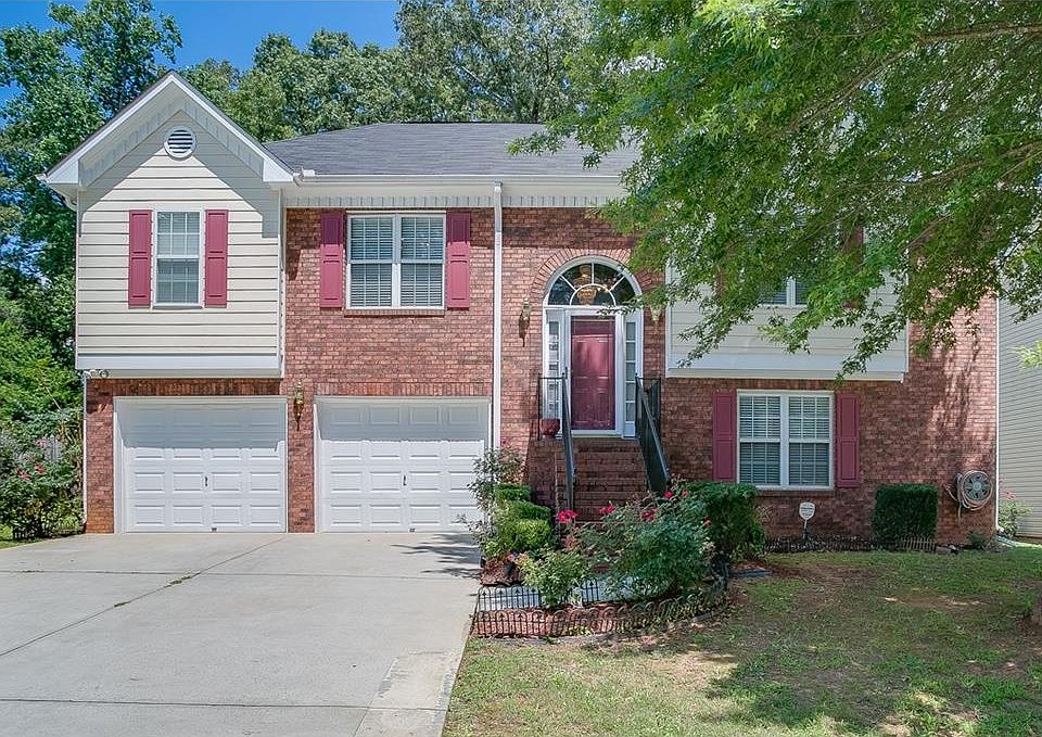 1st image of 320 Oak Vista Ct