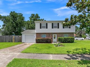 884 Matador Dr, Gretna, LA 70056