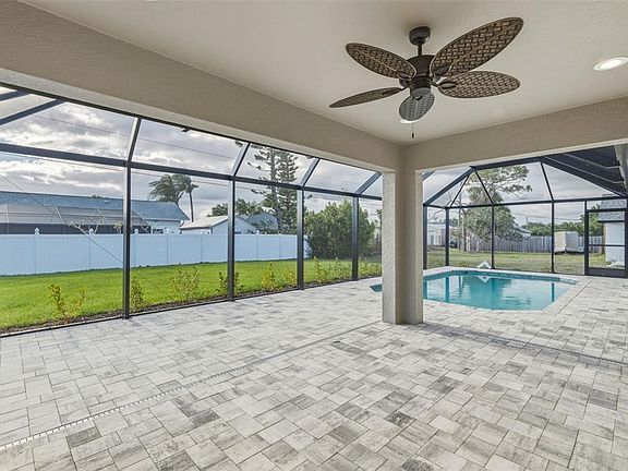 3rd image of 7289 SKYCREST STREET