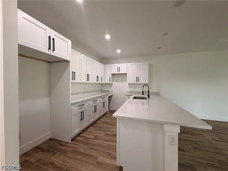 2212 Armour Rd — Photo 9