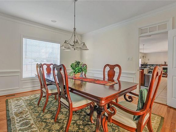4th image of 4801 Greenbrooke Dr