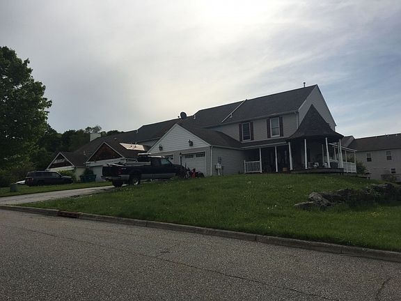 3rd image of 1 Lakeview Ter
