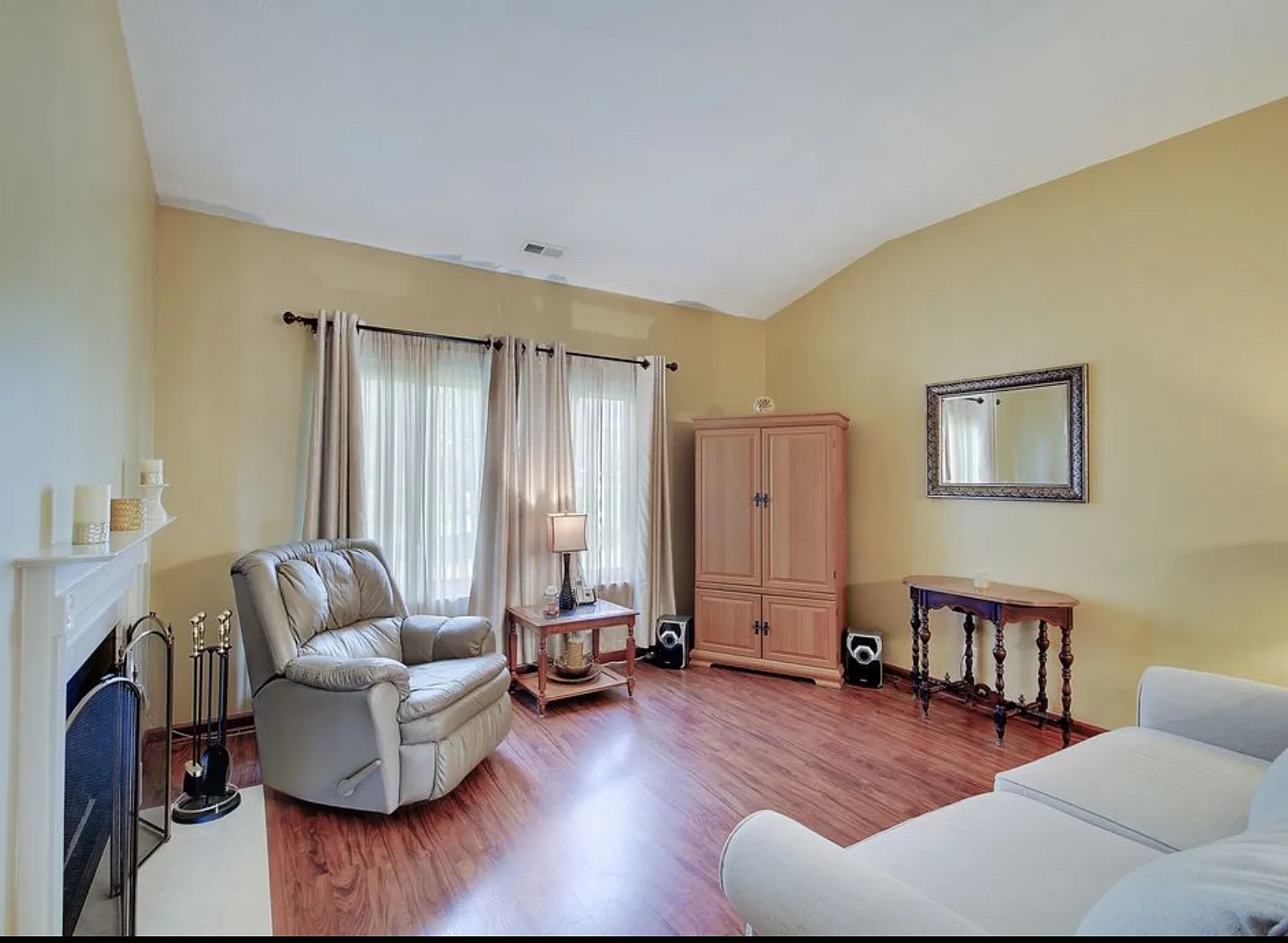 3 bed, 1565 sqft, $1,800 — Photo 4