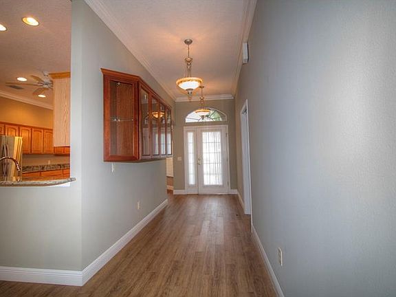 3rd image of 1281 Oak Forest Dr