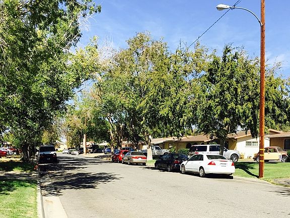 4th image of 44015 Hardwood Ave