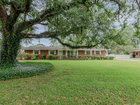 6674 Thelmadale Dr, Greenwell Springs, LA 70739