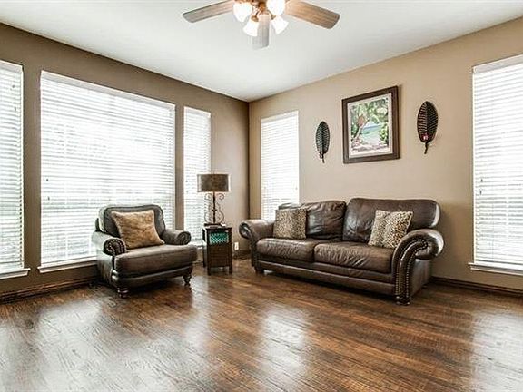 2nd image of 11264 Chaucer Dr