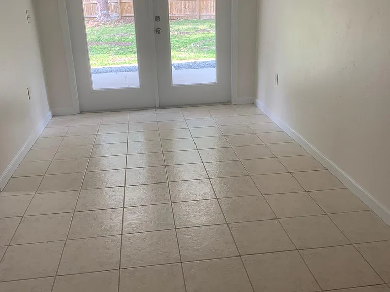 2932 NW 41st Pl — Photo 12