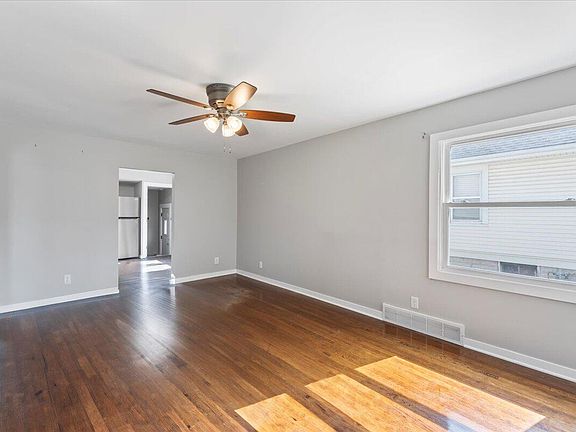 4th image of 2218 Avenue C