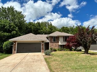 3223 W Primrose St, Springfield, MO 65807