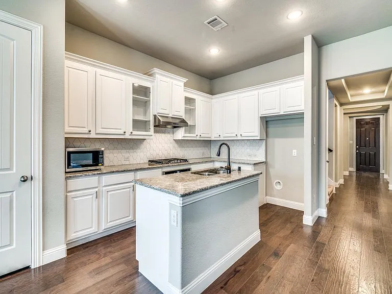 2156 Bailey St — Photo 10