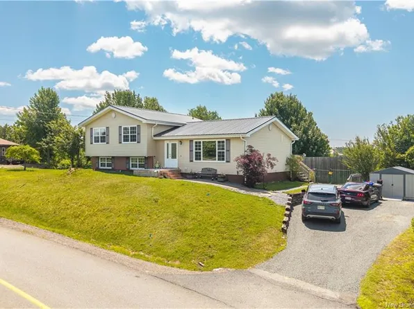 6 Kennedy Ct, Saint George, NB E5C 3G4