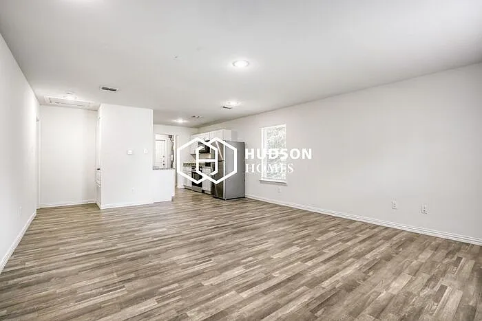 1123 Chappell St — Photo 4