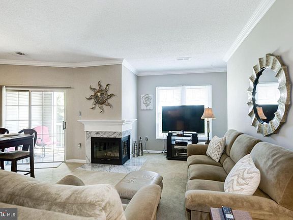 5th image of 279 S Pickett St APT 302