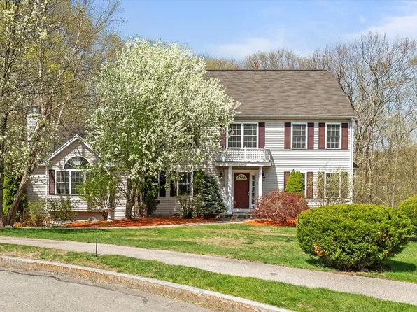 10 Falls Brook Rd, Hudson, MA 01749