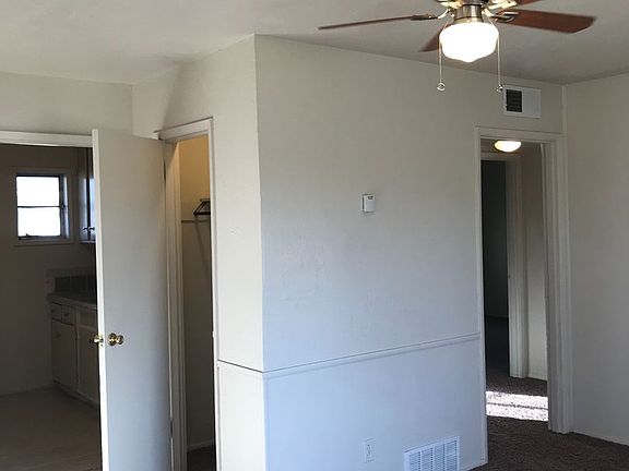 3rd image of 2811 Duncan Dr Unit B