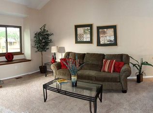 1205 Hemingway Ln, Weldon Spring, MO 63304