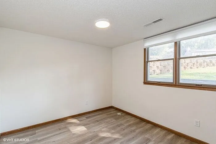 1359 Southview Cir — Photo 23