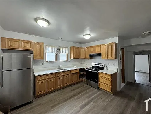 4 bed, 1670 sqft, $2,900 — Photo 3