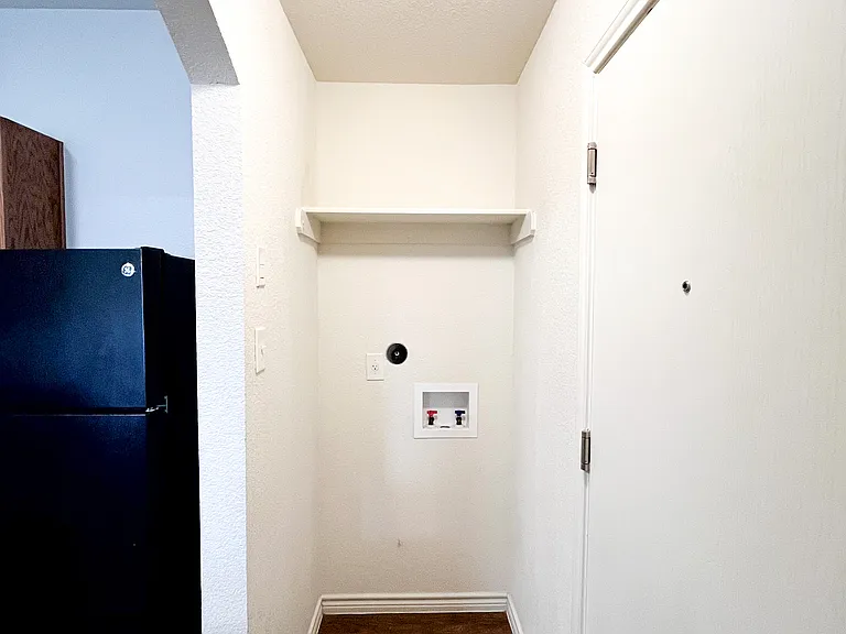 1509 Justin Loop #A — Photo 16