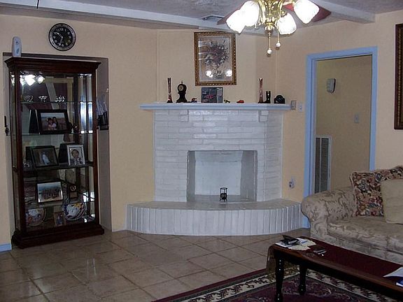 3rd image of 11623 Vinedale Dr