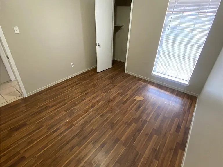5814 Mackinaw Rd — Photo 3